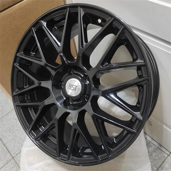 Диск Rst R158 18x8 5x108 ET33 DIA65.10 BL