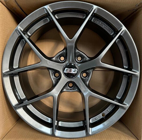 Диск Replica Stuttgart Anz-5474 17x7.50 5x114.30 ET35 DIA67.10 HB
